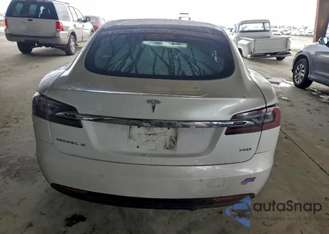 2018 Tesla Model S z USA, uszkodzony, nr VIN 5YJSA1E25JF281821